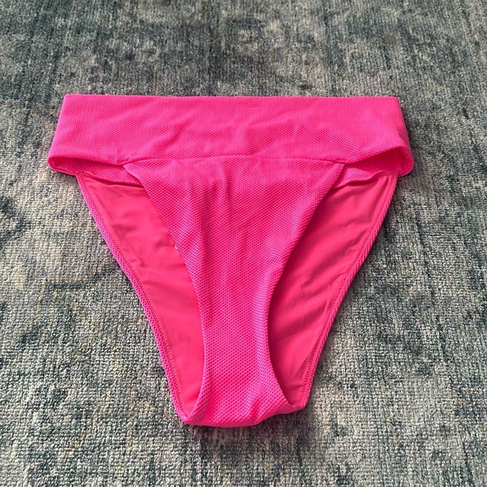 NWT HIGH CUT CHEEKY